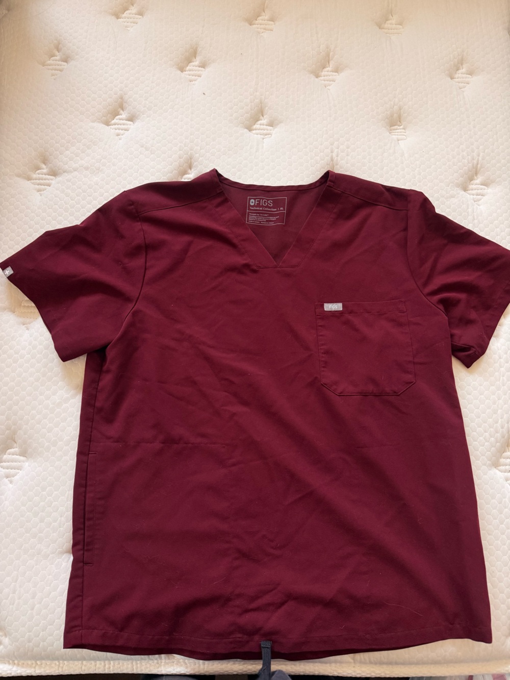 Figs Men's V-Neck Scrub Top in Burgundy